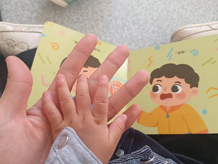00后大学毕业转型当月嫂:不在意世俗眼光 凭技能月入过万